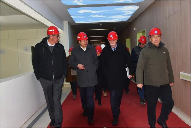 德中衛(wèi)生組織主席曼弗雷德·迪特一行來國際醫(yī)學參訪