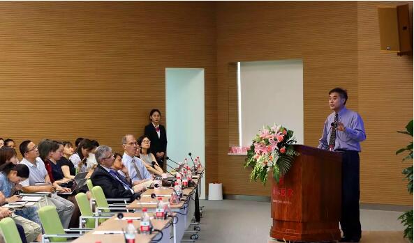 美國醫(yī)療專家走進(jìn)西安國際醫(yī)學(xué)中心，開展國際醫(yī)療合作 