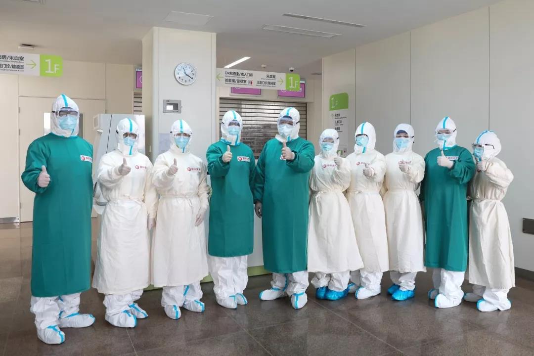 今日頭條——大年三十，一位護(hù)士對媽媽說她要去武漢