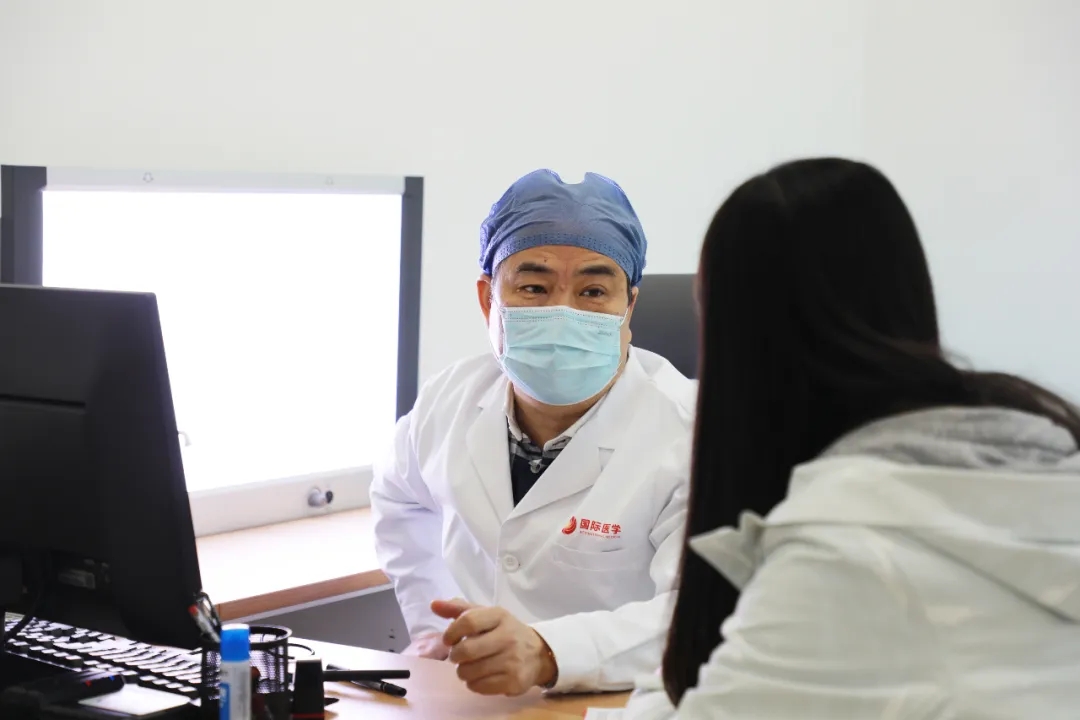 戰(zhàn)疫是英雄 救治是楷?！靼矅H醫(yī)學(xué)中心醫(yī)院支援湖北醫(yī)療隊(duì)隊(duì)員返崗工作干勁十足