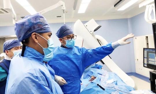 三秦都市報—慌！慌！慌！七旬大叔選擇這里心不“慌”了