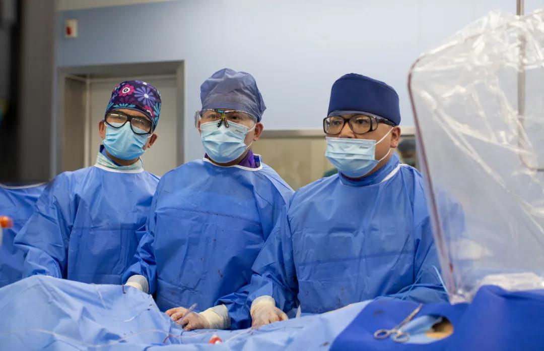 完美！僅5毫米手術(shù)傷口，解決七旬老人主動脈夾層及多年“房顫”帶來的腦卒中煩惱！