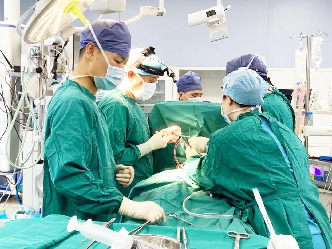 1+1＞2！“一站式”手術(shù)解決肺癌合并風(fēng)濕性心臟病患者病痛