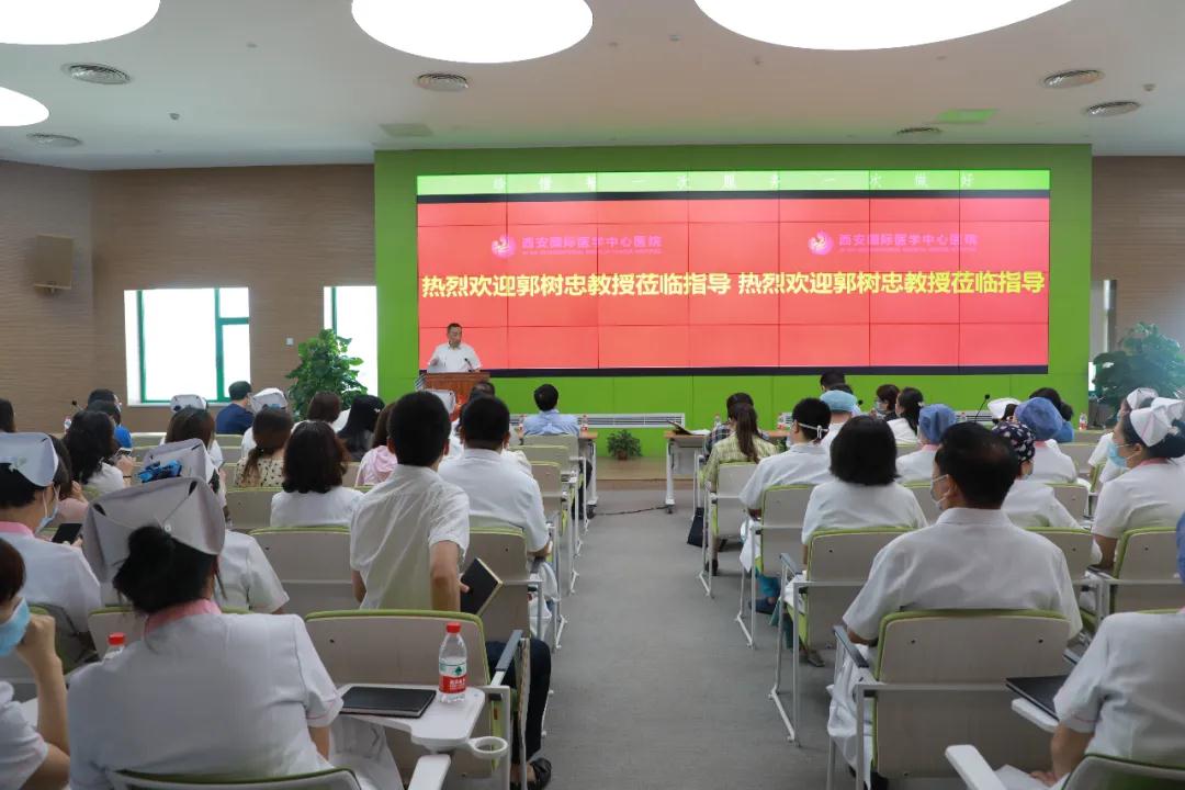 軍醫(yī)大咖齊聚一堂，共敘國(guó)際醫(yī)學(xué)創(chuàng)新發(fā)展