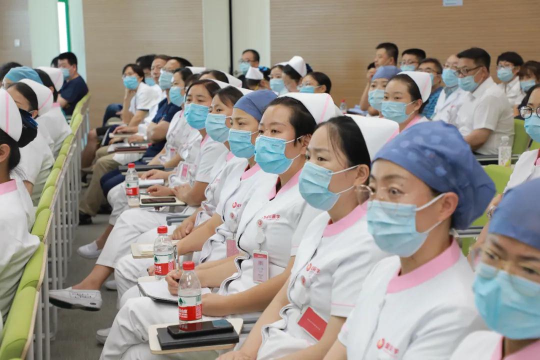 軍醫(yī)大咖齊聚一堂，共敘國際醫(yī)學(xué)創(chuàng)新發(fā)展