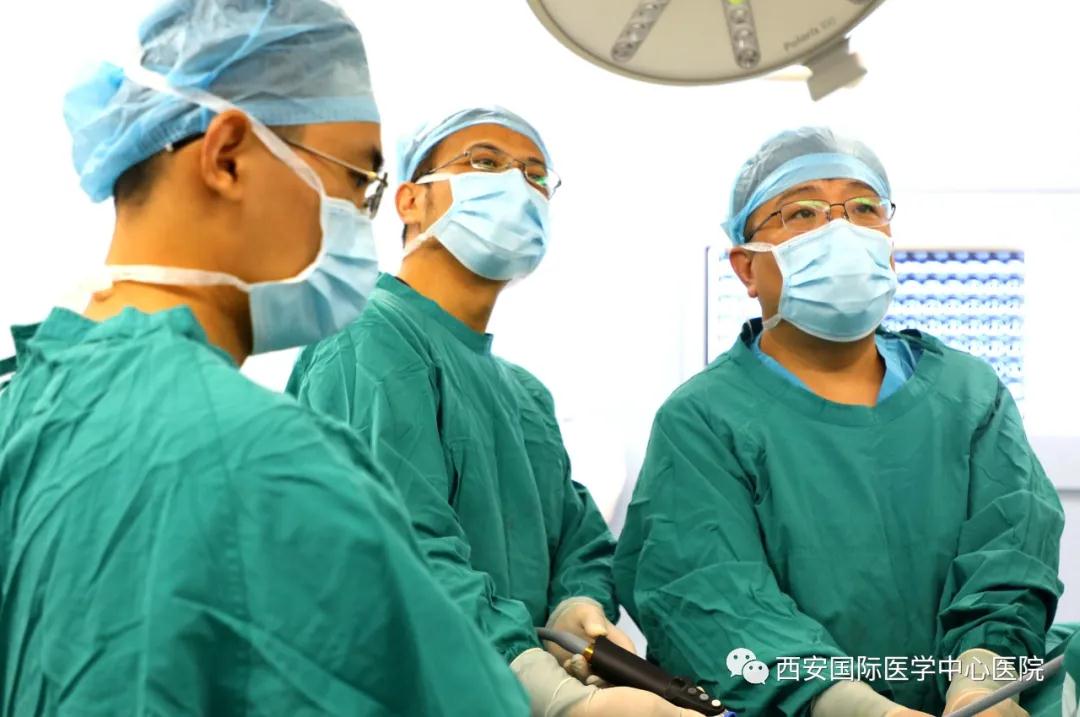 19年了，手上“汗流成河”！兩個小切口就治好這個“怪病”