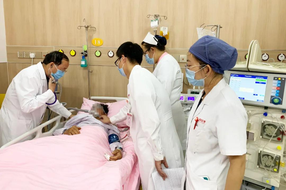 72小時(shí)緊急救治！64歲危重出血熱患者闖過(guò)生死關(guān)