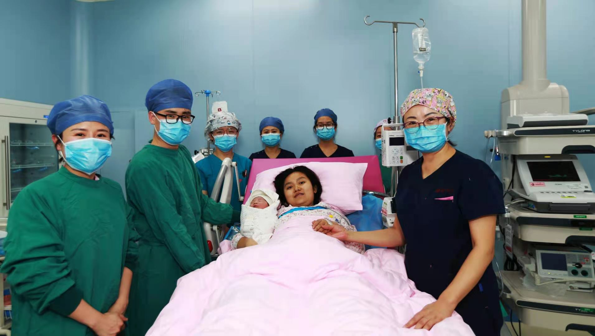 原點新聞—迎新春，西安國際醫(yī)學(xué)中心醫(yī)院第一個“金牛寶寶”來啦！