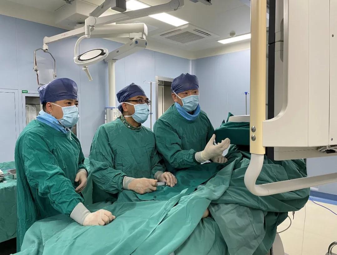 腹壁出現(xiàn)“蚯蚓狀”血管，布加綜合征惹的禍！