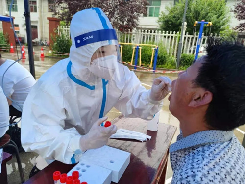 暴風(fēng)雨中，她們做疫情防控前線的“排雷兵”