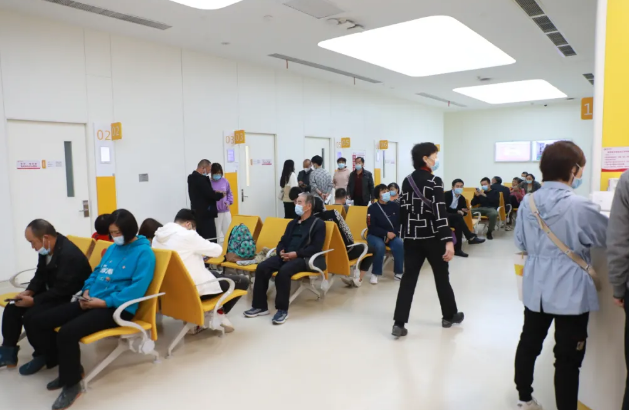 專家提醒：暴飲暴食容易誘發(fā)急性胰腺炎等疾病！