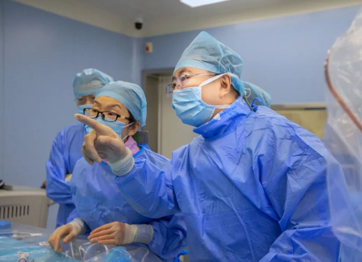 67歲的他輾轉(zhuǎn)大半個(gè)中國(guó)，就為打通“心門”