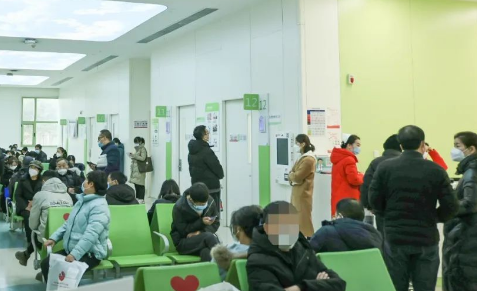 節(jié)后首個(gè)工作日|不停歇，他們?nèi)κ刈o(hù)患者健康！