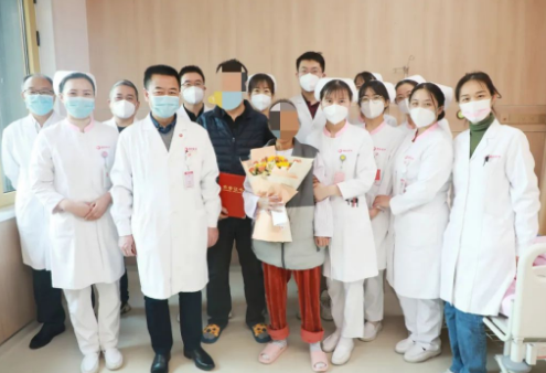 215天守護，2000多頁病例， 這位女士終見彩虹