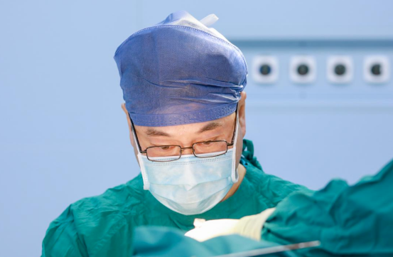 7歲遭遇油罐爆炸！單親媽媽“浴火重生”擺脫“異類”標簽