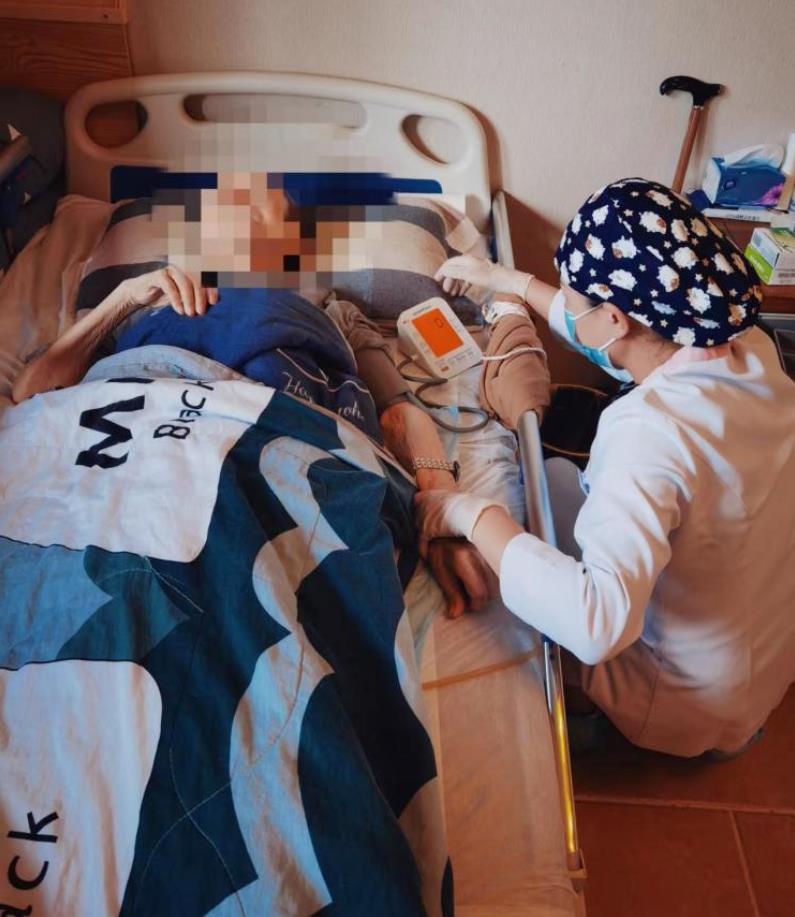 手機(jī)下單，護(hù)理到家！“西安國際醫(yī)學(xué)中心互聯(lián)網(wǎng)醫(yī)院上門護(hù)理服務(wù)”歡迎來約