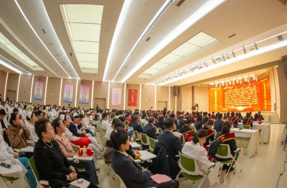 接續(xù)奮斗啟新篇！這場總結(jié)表彰大會奮進(jìn)感滿滿