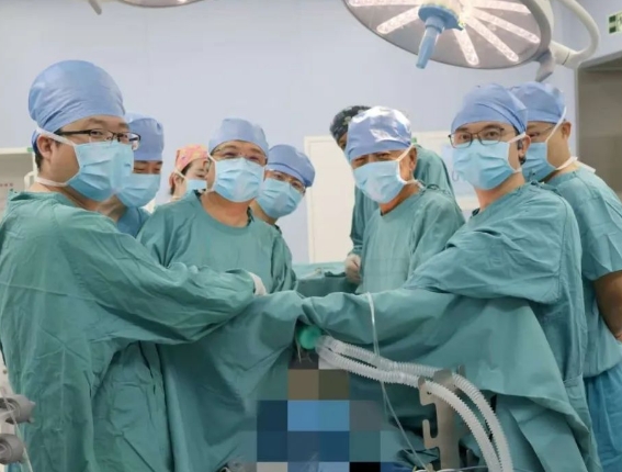 難度五顆星！不插管手術(shù)擊潰“封喉”腫瘤