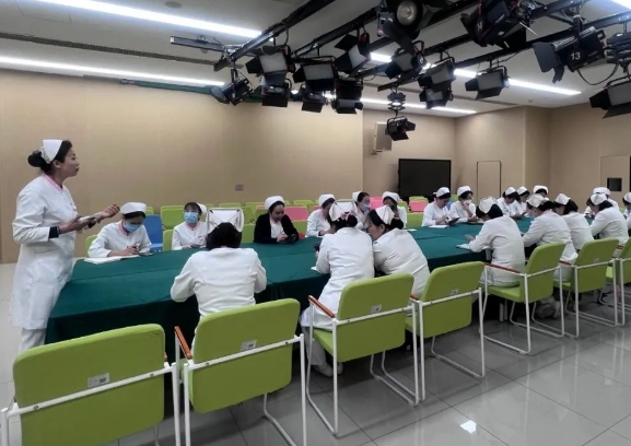 “互聯(lián)網(wǎng)+護(hù)理服務(wù)”全面升級，專業(yè)護(hù)理咨詢觸手可及