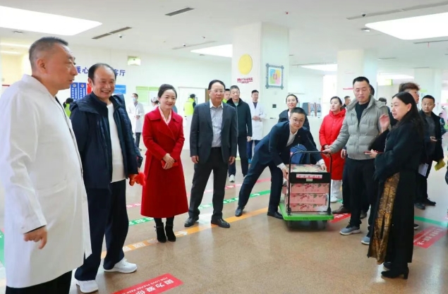 駿馬啟新程——國際醫(yī)學(xué)集團及醫(yī)院領(lǐng)導(dǎo)新春慰問一線員工