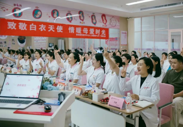 護士節(jié)+母親節(jié)：致敬撐起雙重重量的“大肚子天使”